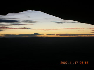 12 6bh. Canyonlands National Park - Mesa Arch dawn