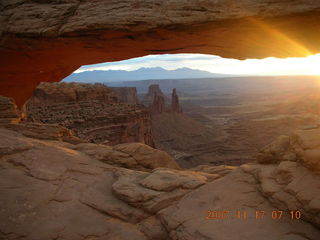 22 6bh. Canyonlands National Park - Mesa Arch dawn