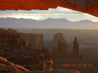 30 6bh. Canyonlands National Park - Mesa Arch dawn