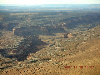 86 6bj. aerial - Canyonlands