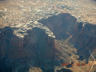 90 6bj. aerial - Canyonlands