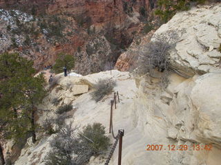 63 6cv. Zion National Park - Angels Landing hike - chains