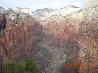 72 6cv. Zion National Park - Angels Landing hike - view from the top
