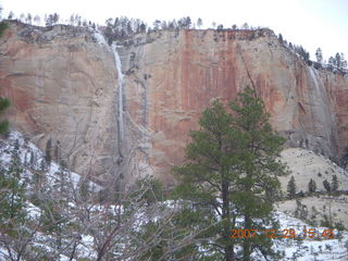 148 6cv. Zion National Park - West Rim trail - ice waterfall