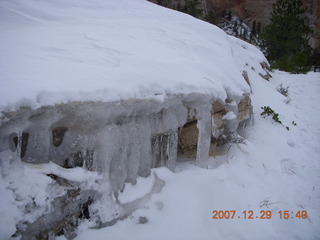 155 6cv. Zion National Park - West Rim trail - ice along trail