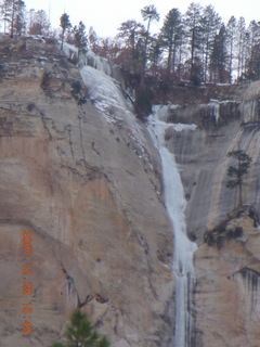157 6cv. Zion National Park - West Rim trail - ice waterfall