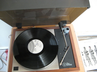 Sonia's pictures - my turntable (Linn and LOCI)