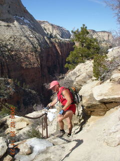63 6eu. Zion National Park - Angels Landing hike - Adam coming down