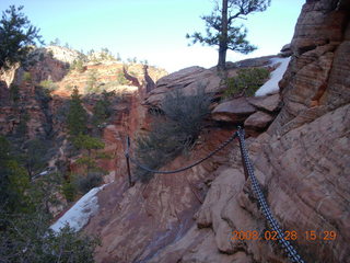 110 6eu. Zion National Park - Angels Landing hike - scary part with chains