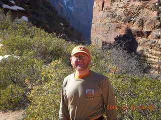 25 6ev. Zion National Park - Angels Landing hike - Adam with Angels Landing shirt