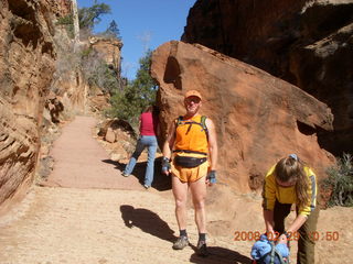 36 6ev. Zion National Park - Angels Landing hike - other hikers
