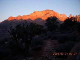 8 6f1. Zion National Park - Watchman hike - sunrise