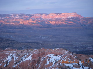 426 6f1. Bryce Canyon - sunset at Bryce Point - glowing mountains