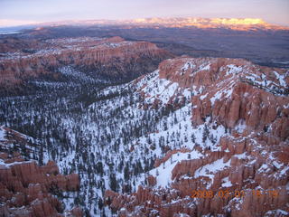 Bryce Canyon - sunset at Bryce Point - glowing peaks
