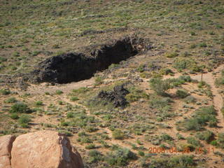 Snow Canyon - Lava Flow overlook - hole with caves