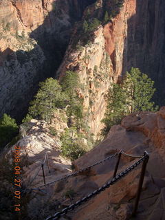 30 6gt. Zion National Park - Angels Landing hike - chains