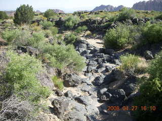 335 6gt. Snow Canyon - Butterfly trail - lava