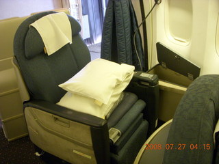 6 6kt. United Airlines first-class seat SFO-PVG