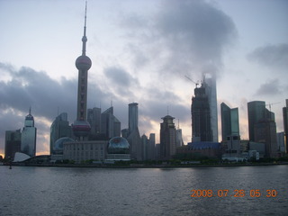 7 6ku. eclipse - Shanghai - Bund - morning runv - skyline