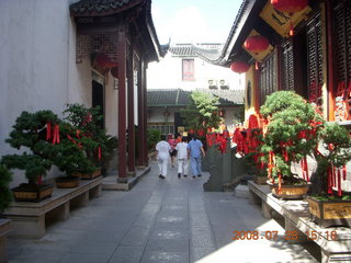 141 6ku. eclipse - Shanghai - Buddhist Temple