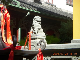143 6ku. eclipse - Shanghai - Buddhist Temple