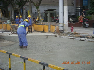 eclipse - Shanghai - construction crew in blue