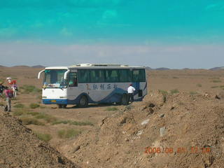 182 6l1. eclipse - Jiayuguan - Gobi Desert - bus