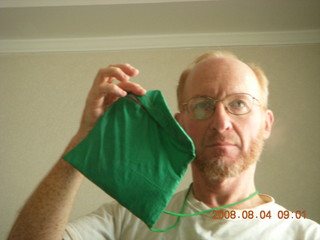 22 6l4. eclipse - Xi'an - Adam and green under-the-shirt pouch