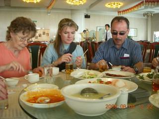 eclipse - Xi'an - lunch at airpport (SIA) - Rita, Ann Marie, Time