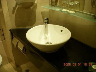 148 6l4. eclipse - Hong Kong - cool sink in hotel room
