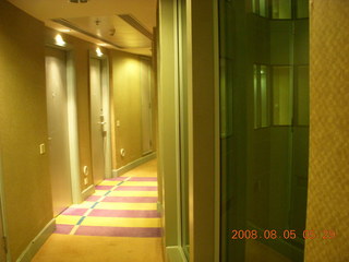 2 6l5. eclipse - Hong Kong - hotel hallway
