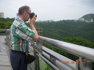 68 6l5. eclipse - Hong Kong - Victoria Peak - Brian taking a picture