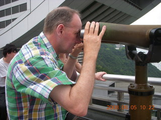 82 6l5. eclipse - Hong Kong - Victoria Peak - Brian and telescope