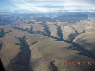 11 6n5. aerial - Washington, Idaho, Oregon flight - Snake River canyon