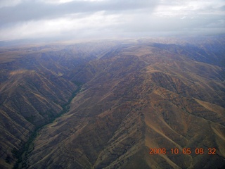 51 6n5. aerial - Washington, Idaho, Oregon flight - Snake River canyon - Hells Canyon