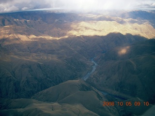 90 6n5. aerial - Washington, Idaho, Oregon flight - Snake River canyon