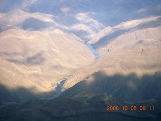 92 6n5. aerial - Washington, Idaho, Oregon flight - Snake River canyon