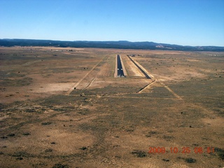 175 6nr. aerial - Bryce Canyon Airport (BCE) final approach