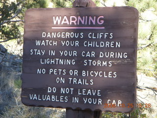 Bryce Canyon - Warning sign
