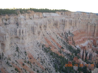 Bryce Canyon - raven and rock scenery