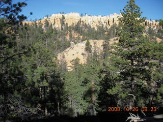 87 6ns. Bryce Canyon - Tower Bridge trail from sunrise