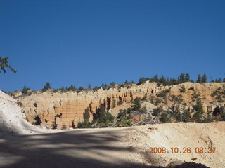 98 6ns. Bryce Canyon - Tower Bridge trail from sunrise