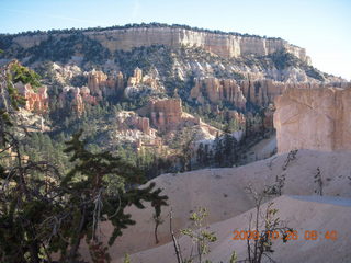 102 6ns. Bryce Canyon - Tower Bridge trail from sunrise