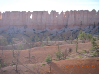 107 6ns. Bryce Canyon - Tower Bridge trail from sunrise