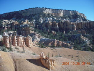 125 6ns. Bryce Canyon - Tower Bridge trail from sunrise