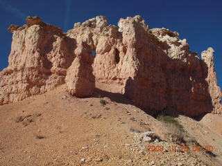 131 6ns. Bryce Canyon - Tower Bridge trail from sunrise