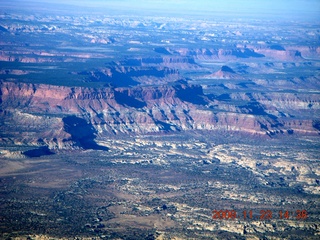 139 6pp. aerial - Canyonlands area