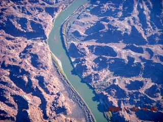 224 6pp. aerial - Canyonlands - Colorado River (looking for picnic tables)