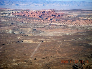 268 6pp. aerial - Canyonlands area