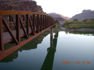 284 6pp. new Colorado River bridge in Moab